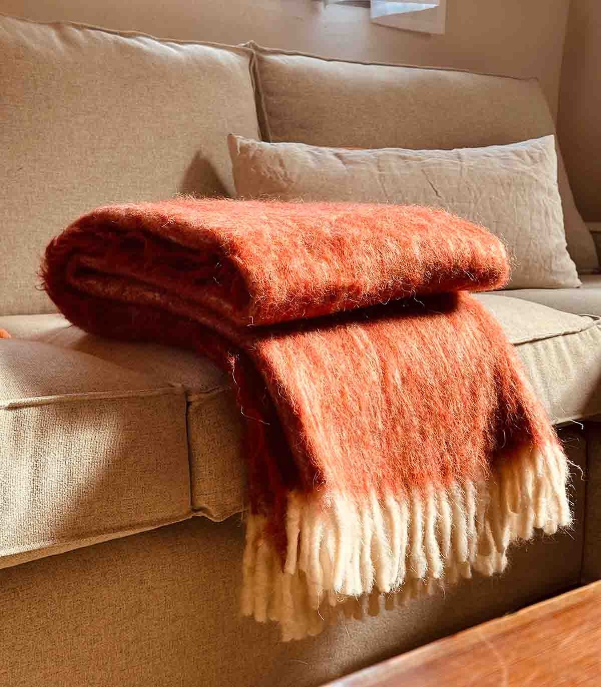Backsattit Premium Burgundy Alpaca Wool Blanket