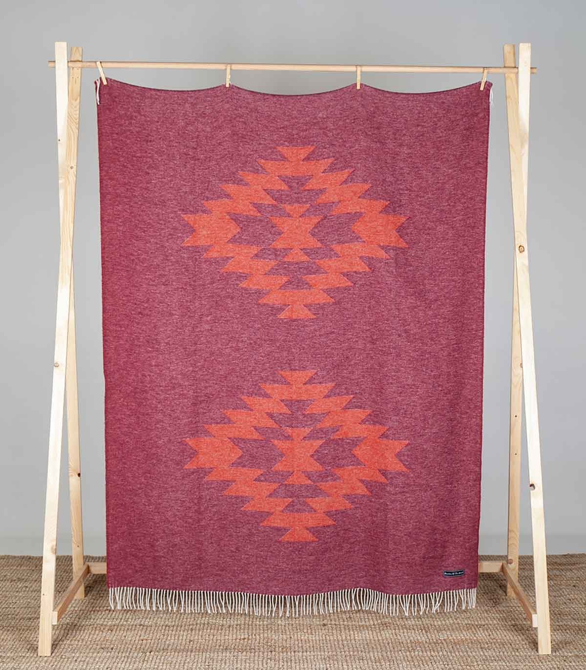 Backsattit Maya Purple Throw Blanket
